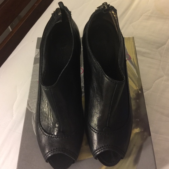 apepazza Shoes - Black Leather Peep Boo Bottle